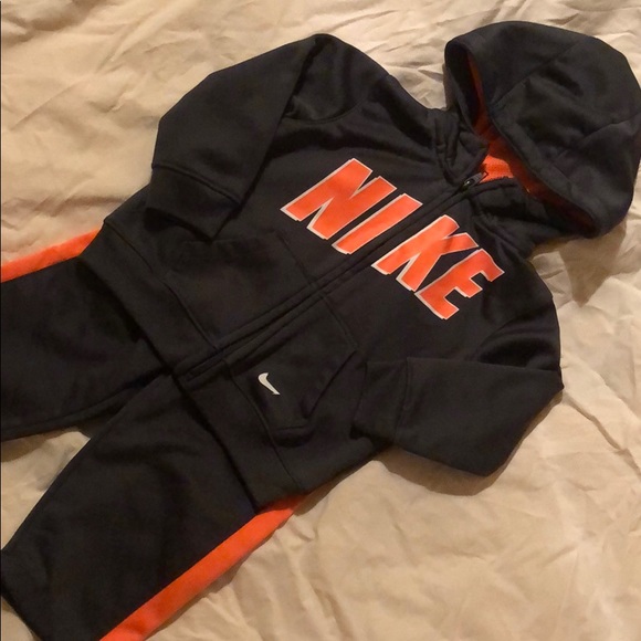 youth nike jogging suit